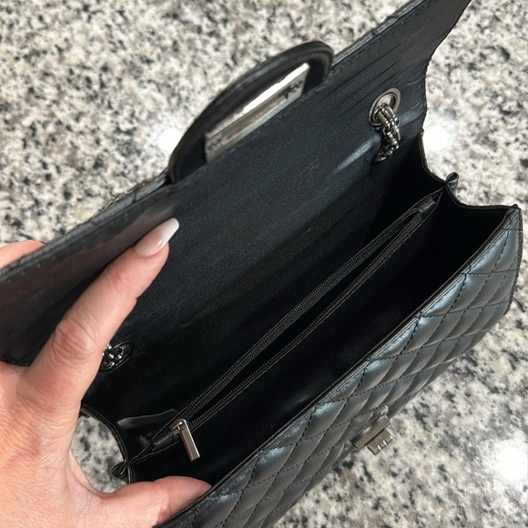 New quilted chain strap dual Crossbody or shoulder back~ - Picture 5 of 11